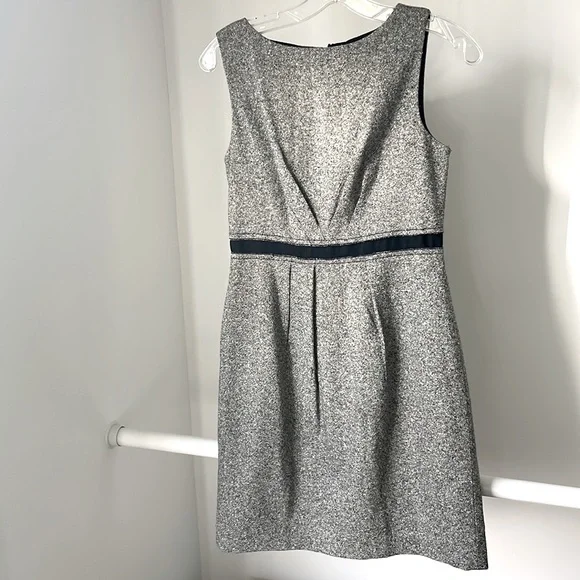 ann taylor loft black and white dress ANTONIO MELANI Navy Floral Midi Dress Size 8